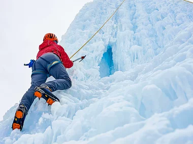 Geführter Eiskletterkurs in den Bergen von Adelboden