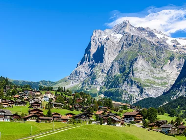 Cita en los Alpes suizos: 1 noche en Grindelwald o St-Moritz