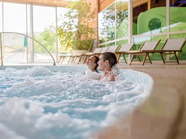 Esperienza di lusso e relax con un accesso a una Spa Mare Termale Bolognese e trattamenti benessere