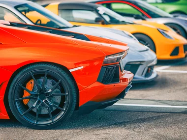 Fahrerlebnis im Ferrari oder Lamborghini bei Luzern
