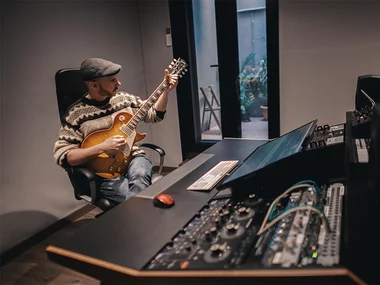 1 visita a estudio de música con ensayo y grabación de 1 canción