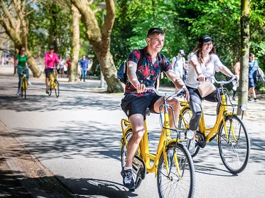 Paseo en bicicleta y crucero por los canales de Ámsterdam para 2 personas