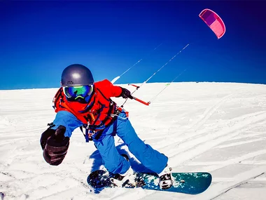 montée d'adrénaline hivernale : une activité sportive au choix