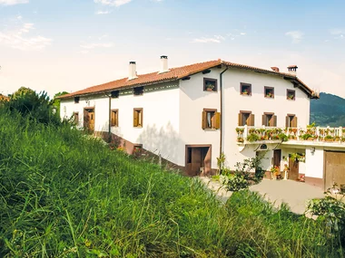 ¡De escapada al norte!: 1 noche con desayuno por Guipúzcoa