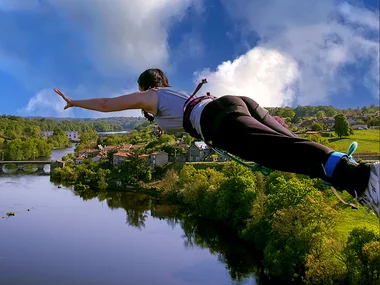 Saut à l'élastique au viaduc de l'Isle Jourdain dans la Vienne