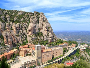 Vuelo en helicóptero sobre Montserrat y su monasterio