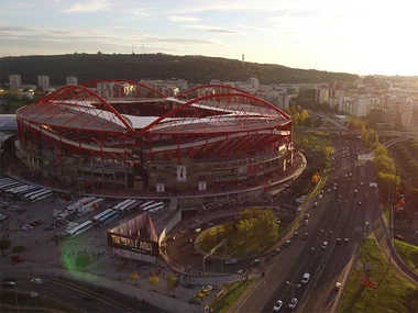Sport Lisboa e Benfica: visita al museo o al estadio con bufanda en Portugal