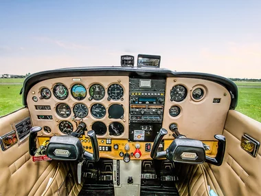 Vol d'initiation en avion avec prise de commandes près de Paris