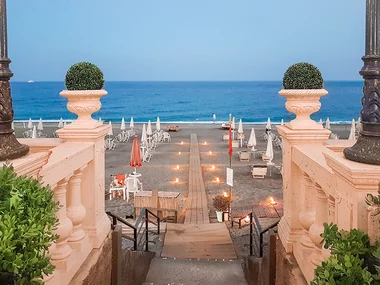 Elegante soggiorno relax a Giardini Naxos in hotel 4 stelle