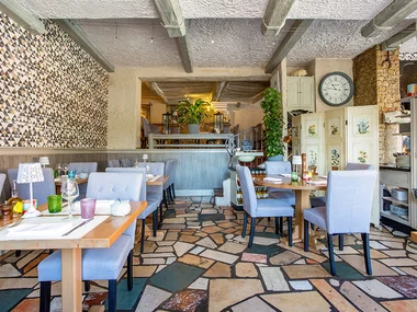 Savoureux repas au restaurant La Chèvre d’Or près de Grasse