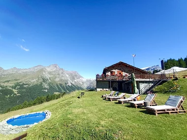 Pranzo o cena al Rifugio Taconet in Val d'Aosta