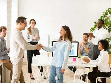 Al miglior collega… una pausa dall’ufficio! 1 notte con cena in Svizzera