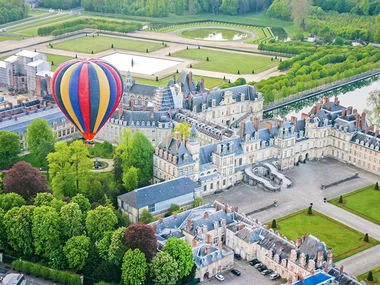 Vol en montgolfière au-dessus du Château de Fontainebleau
