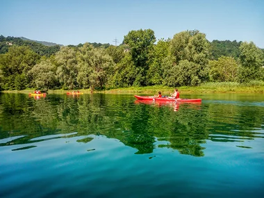 Sessione di kayak sul fiume Adda a Bergamo