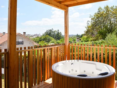 Cabañas Compostela: 2 noches en cabaña con bañera hidromasaje