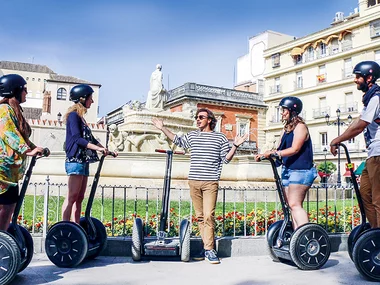 Excursión segway tour de 1 hora en Sevilla para 2 o 3 personas
