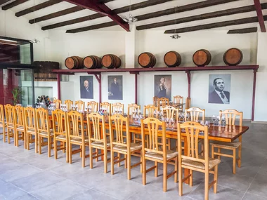 Bodegas J. Miquel Jané: visita a la bodega y cata de vinos