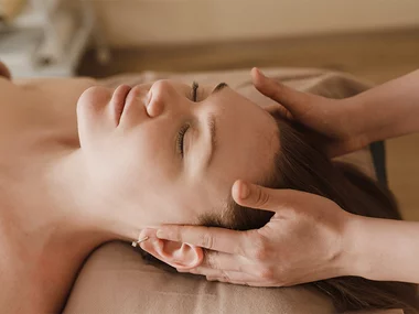 Tratamiento facial Cleaning plus hydration de 1h30 en Clinique Beauté