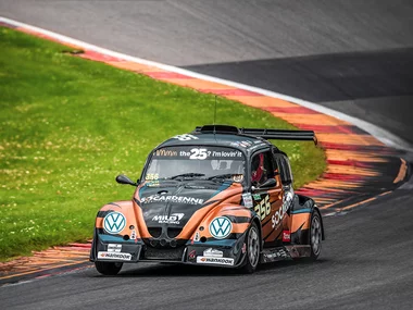 30 minutes de course dans une Fun Cup biplace sur le circuit de Mettet