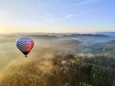 Vol en montgolfière au-dessus des volcans d'Auvergne