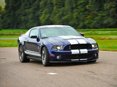 Pilotage Ford Mustang Shelby GT500 sur le circuit de Mettet