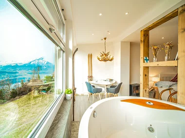1 notte di magia in Suite a tema con Spa e cena gourmet sul Lago di Thun