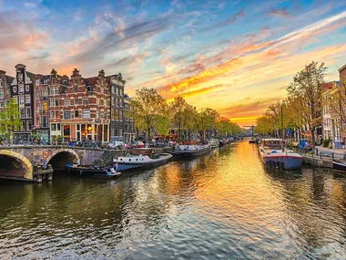 2 Übernachtungen in einem 4*-Hotel im Herzen von Amsterdam