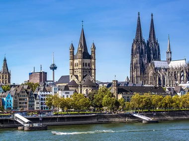 Stilvoller Start in den Tag: Frühstück mit Sekt für 2 Personen in Köln