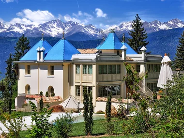 1 notte in camera Deluxe con cena gourmet in una lussuosa Villa 5* tra le Dolomiti