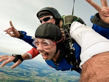 Schwarzwald-Skydive: Tandem-Fallschirmsprung für 1 Person in Merdingen