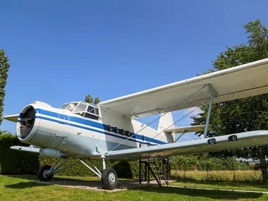 Ungewöhnliche Übernachtung im Flugzeug in den Vogesen in Frankreich