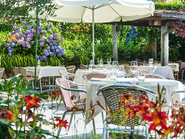 Romantisches Abendessen bei Kerzenlicht in Cademario