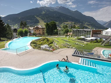 Momenti di puro benessere con 1 accesso alle Terme di Bormio e 1 massaggio