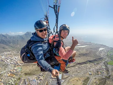 1 vuelo en parapente en Tenerife de 1000 m de altura de 25 min para 2