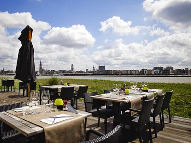 Menu met wijn of cava aan de Schelde in Antwerpen