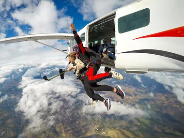 Saut en parachute pour 2 personnes près de Narbonne