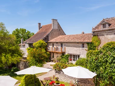 Séjour en hôtel de charme du XVe siècle près de Poitiers