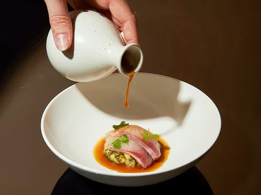 Sapori fusion con menù Degustazione di 6 portate e calice presso il rinomato Bites di Milano