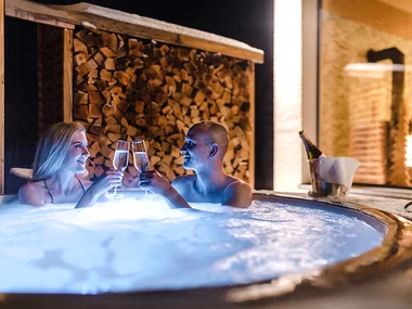 Accès privé au spa et gondole-sauna avec prosecco dans le canton du Valais pour 2 personnes
