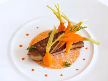 Adresses primées : menu 5 plats au restaurant du Château et Relais des Vigiers près de Bergerac