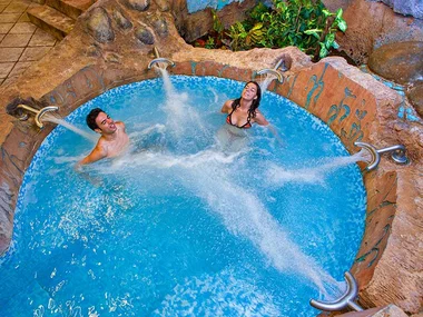 ILUNION Les Corts Spa, Barcelona: acceso a spa y masaje relajante para 2 personas