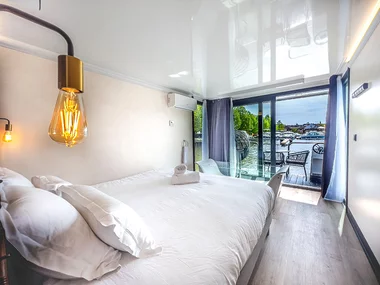 2 jours en suite flottante supérieure avec bain bouillonnant et sauna près de Strasbourg
