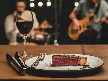 Besonderes Abendessen für 2 Personen mit Live-Musik und 3-Gänge-Menü am Ufer des Genfer Sees