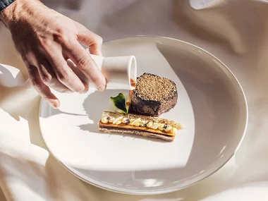Cena di classe in hotel 4* in Trentino: sapori, calice e charme all'Alpin Royal