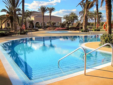 AR Golf Almerimar 5 estrellas en Almería: estancia con desayuno y spa