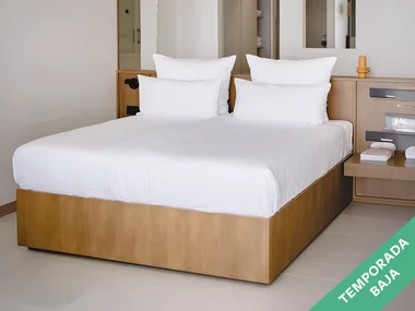 Hotel The Flag Estepona 4*, Málaga: 1 noche con desayuno para 2 personas