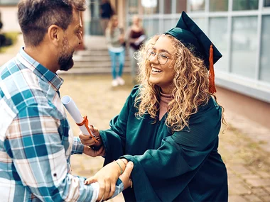 ¡Enhorabuena por tu graduación!: 1 noche, cena, spa o visita a bodega o 2 noches con desayuno