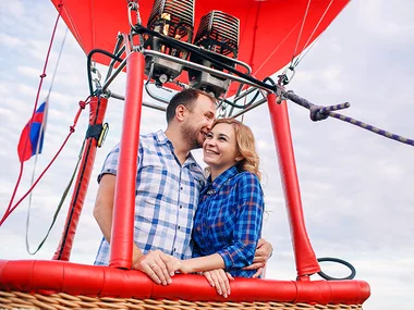 Jeunes mariés : vol romantique en montgolfière en duo