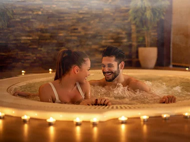 Jeunes mariés : 1 ou 2 nuits relaxantes avec spa et souper pour 2