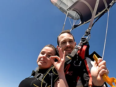 Saut en parachute tandem à Font-Romeu dans les Pyrénées